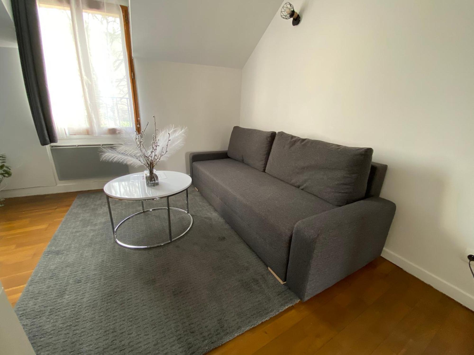 Duplex Minimaliste - 30 Min De Paris Apartment Saint-Ouen-l'Aumone Exterior photo