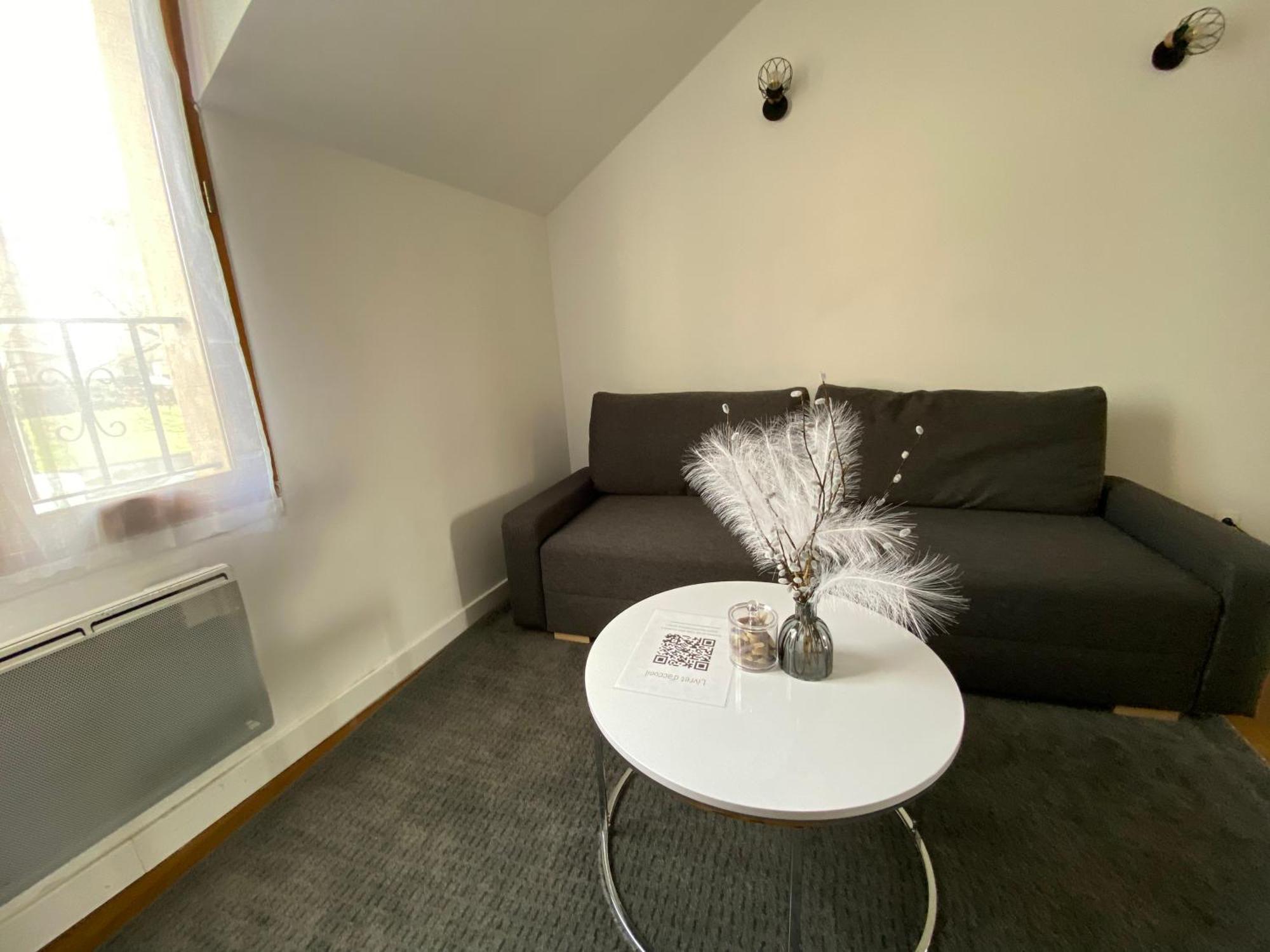 Duplex Minimaliste - 30 Min De Paris Apartment Saint-Ouen-l'Aumone Exterior photo